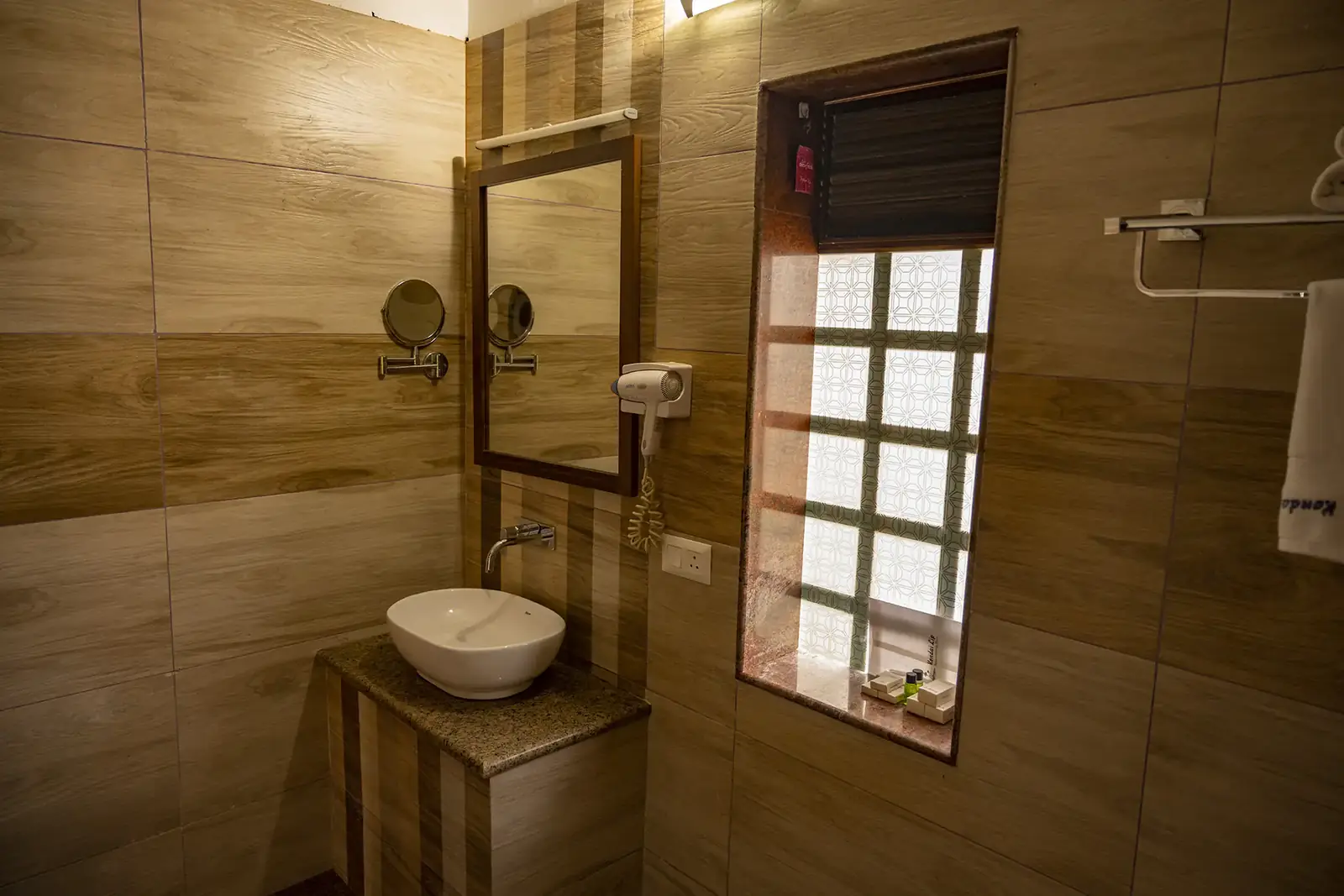 Super Deluxe Room bathroom